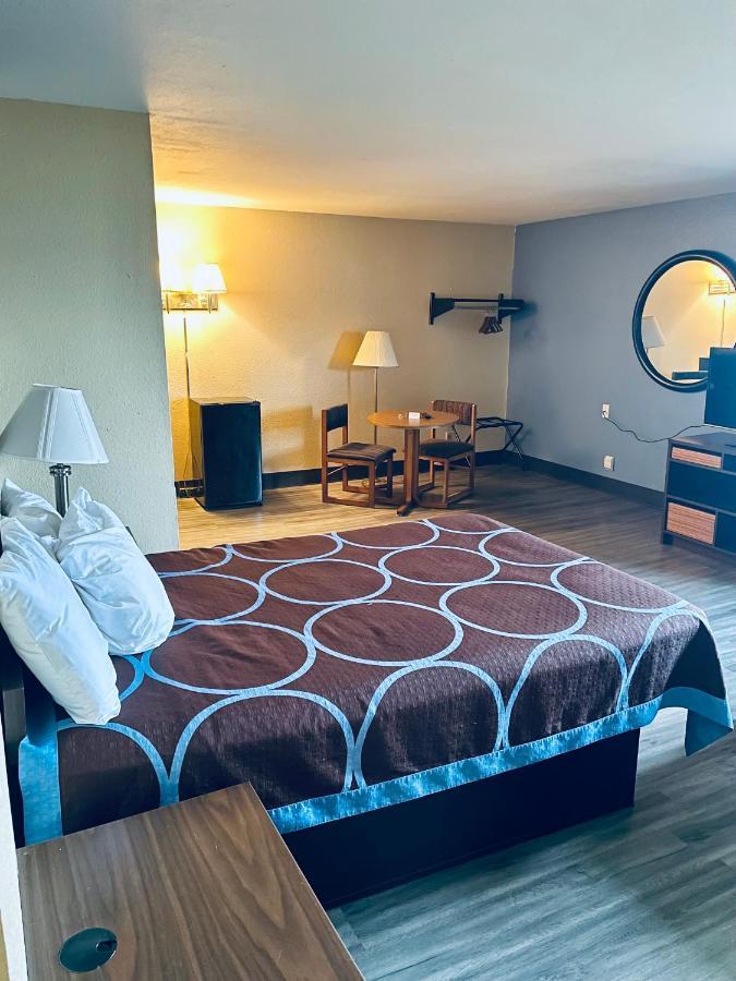 Super 8 By Wyndham Corbin Ky Motel Buitenkant foto