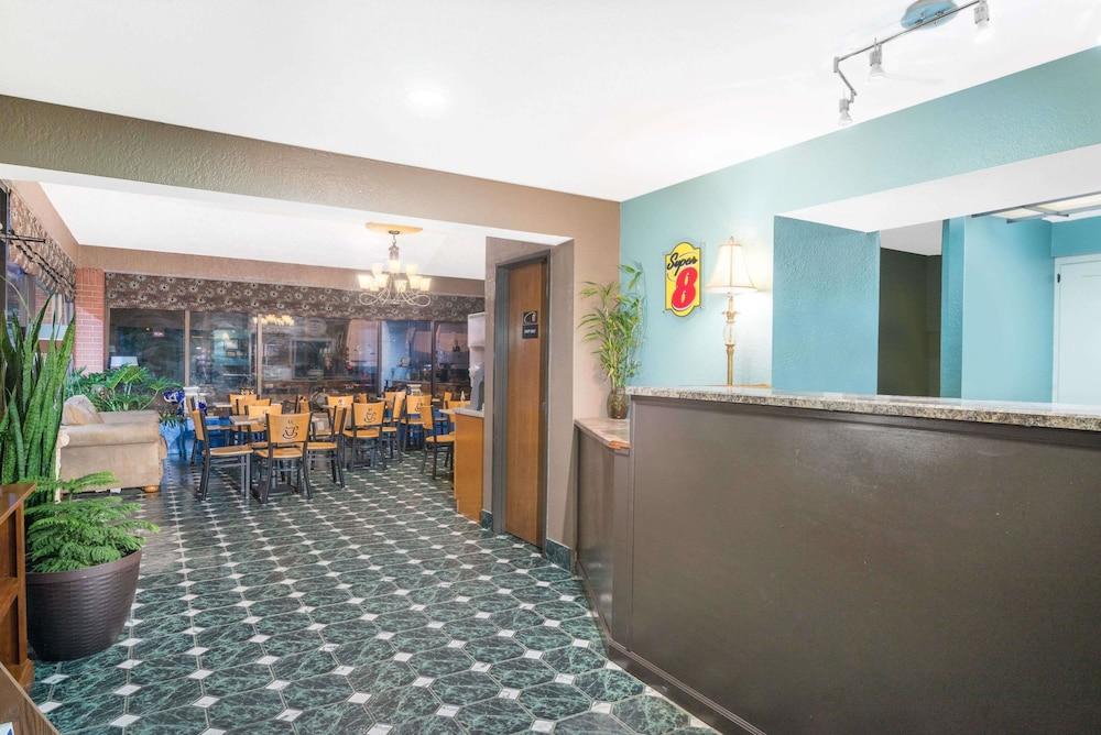 Super 8 By Wyndham Corbin Ky Motel Buitenkant foto
